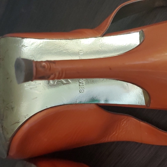 ๐ HOST PICK ๐ Guess by Marciano Patent Leather Slingback Heels - Picture 11 of 13